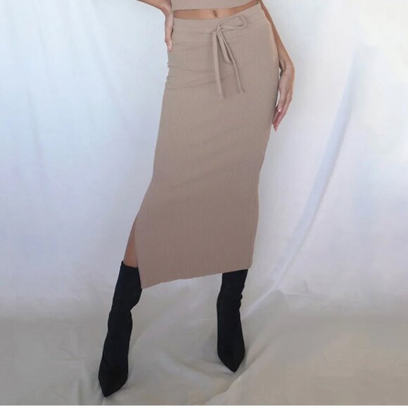 The Range Casual Ribbed Fitted Drawstring Maxi Skirt With Slit Size Medium